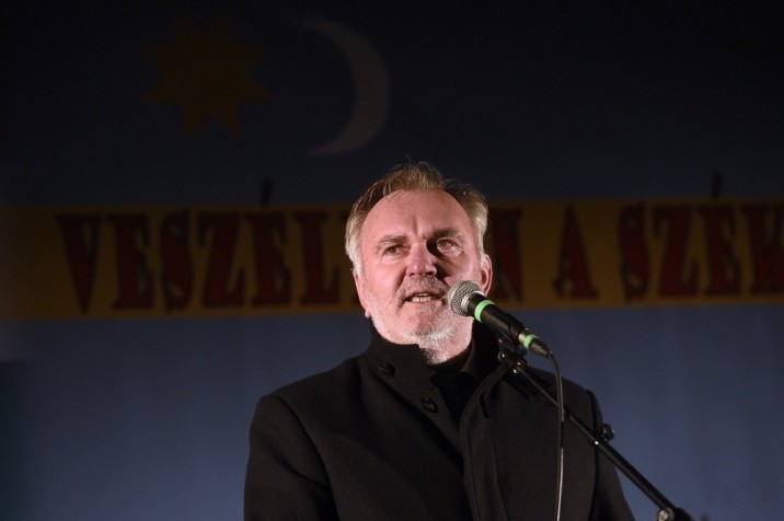 Pánczél Károly, az Országgyűlés nemzeti összetartozás bizottságának elnöke beszédet mond a Székelyföldért Társaság megemlékezésén Budapesten, a Hősök terén a székely szabadság napján, 2017. március 10-én. MTI Fotó: Kovács Tamás
