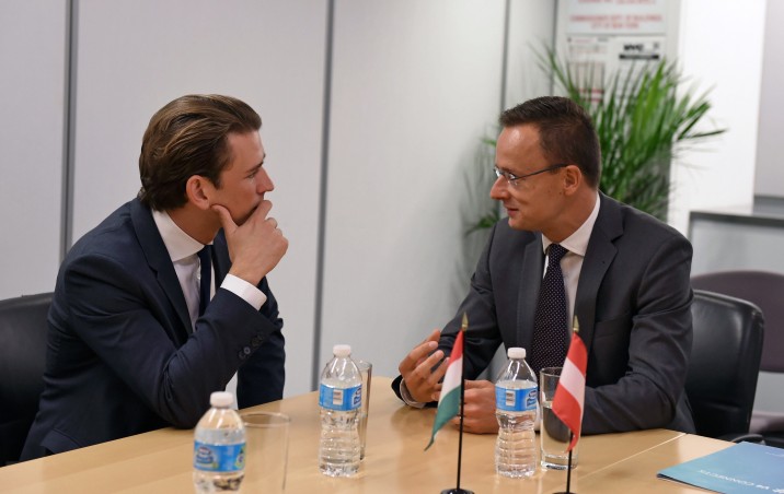 Szijjártó Péter külgazdasági és külügyminiszter és Sebastian Kurz osztrák külügyminiszter tárgyal New Yorkban az ENSZ Közgyűlése 72. ülésszakának kezdete előtti napon, 2017. szeptember 18-án. MTI Fotó: KKM